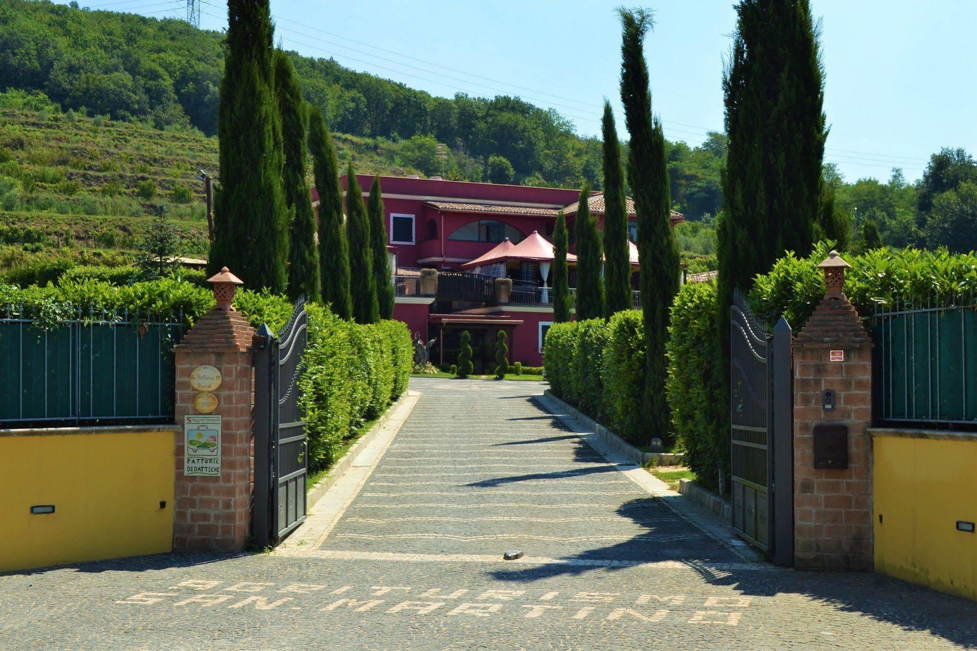 Agriturismo San Martino ปอซซุออลี ภายนอก รูปภาพ