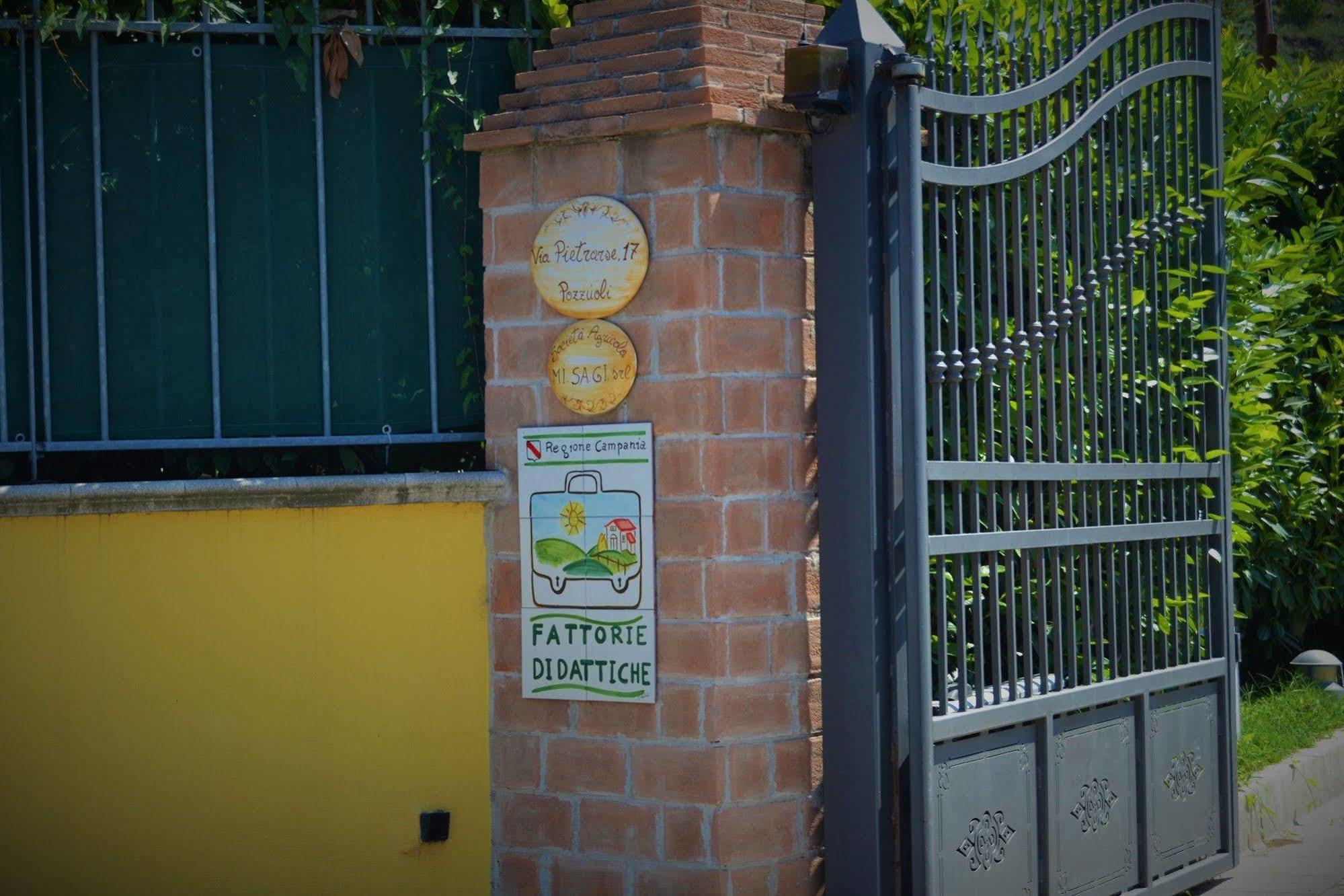 Agriturismo San Martino ปอซซุออลี ภายนอก รูปภาพ