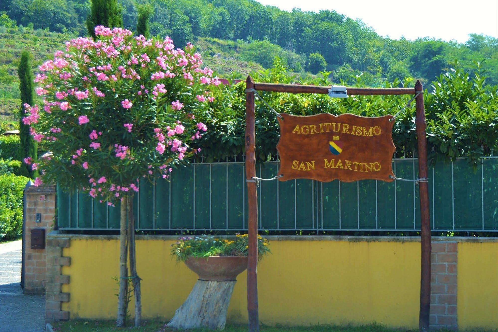 Agriturismo San Martino Villa ปอซซุออลี ภายนอก รูปภาพ