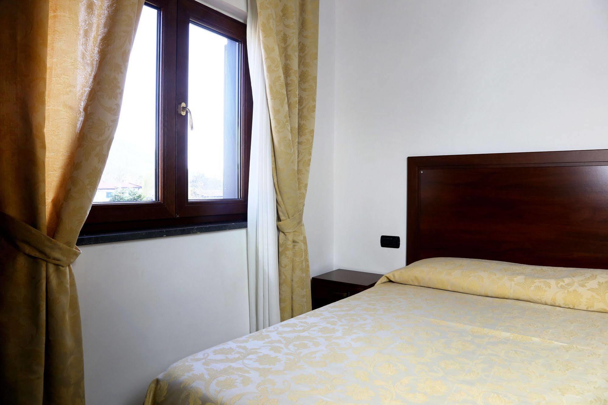 Agriturismo San Martino ปอซซุออลี ภายนอก รูปภาพ