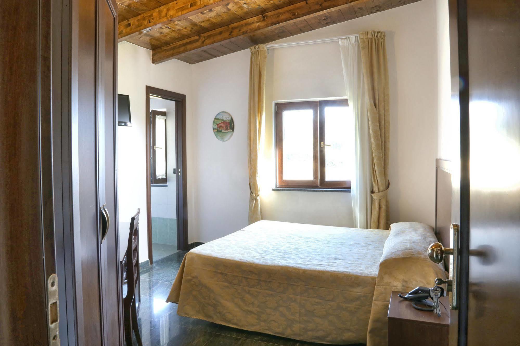 Agriturismo San Martino ปอซซุออลี ภายนอก รูปภาพ